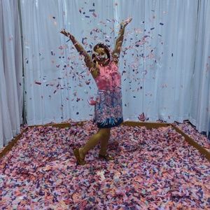 Meet your Posher, Iris